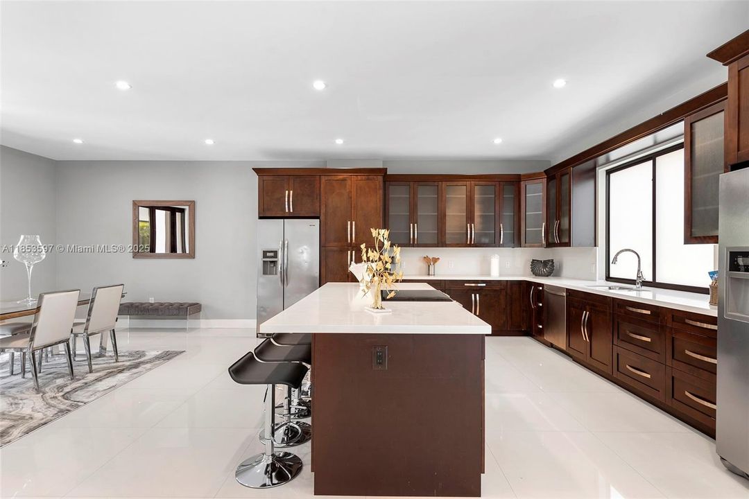 For Rent: $30,000 (10 beds, 11 baths, 5455 Square Feet)