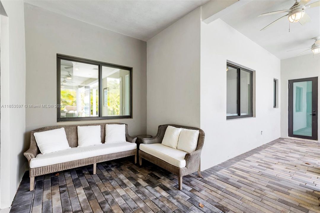 For Rent: $30,000 (10 beds, 11 baths, 5455 Square Feet)