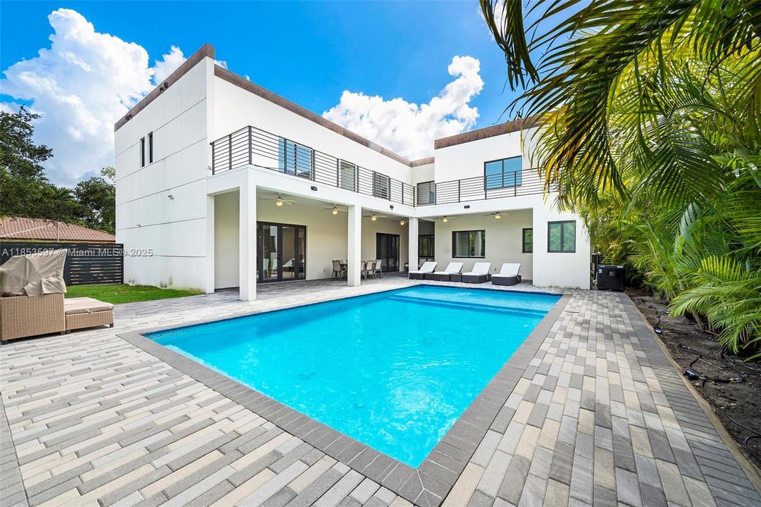 For Rent: $30,000 (10 beds, 11 baths, 5455 Square Feet)