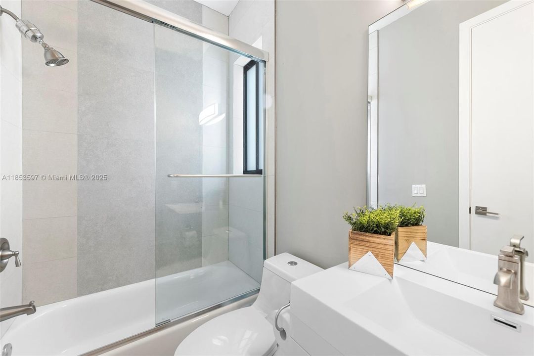 For Rent: $30,000 (10 beds, 11 baths, 5455 Square Feet)