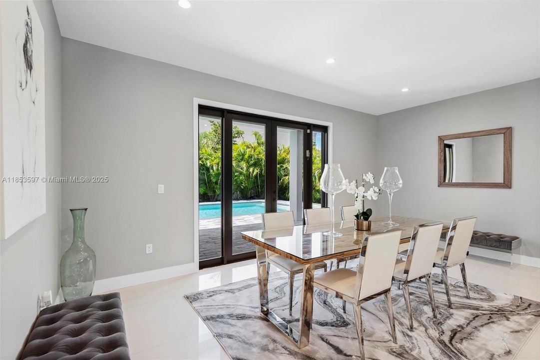 For Rent: $30,000 (10 beds, 11 baths, 5455 Square Feet)