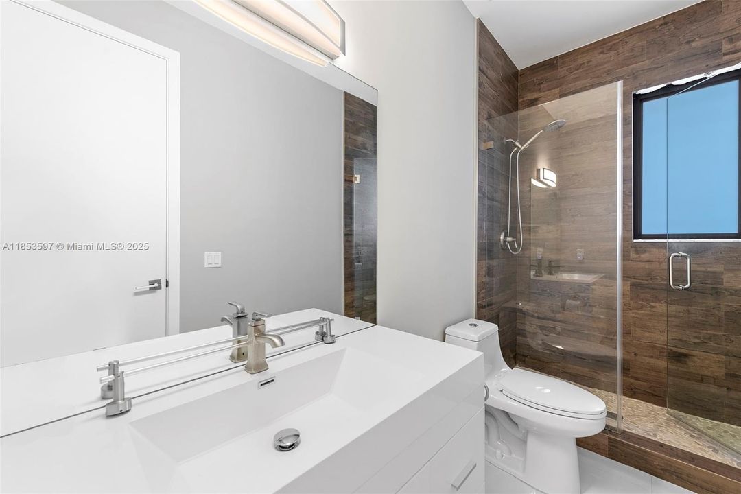 For Rent: $30,000 (10 beds, 11 baths, 5455 Square Feet)