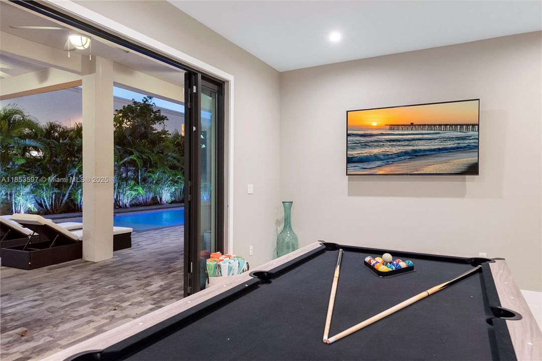 For Rent: $30,000 (10 beds, 11 baths, 5455 Square Feet)