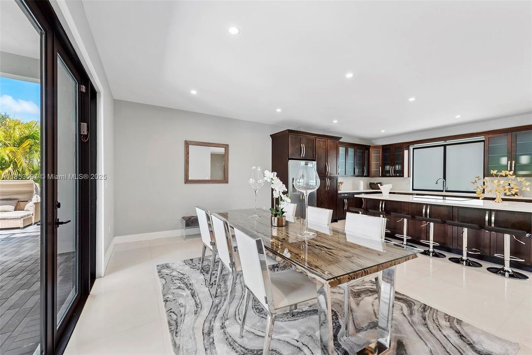 For Rent: $30,000 (10 beds, 11 baths, 5455 Square Feet)