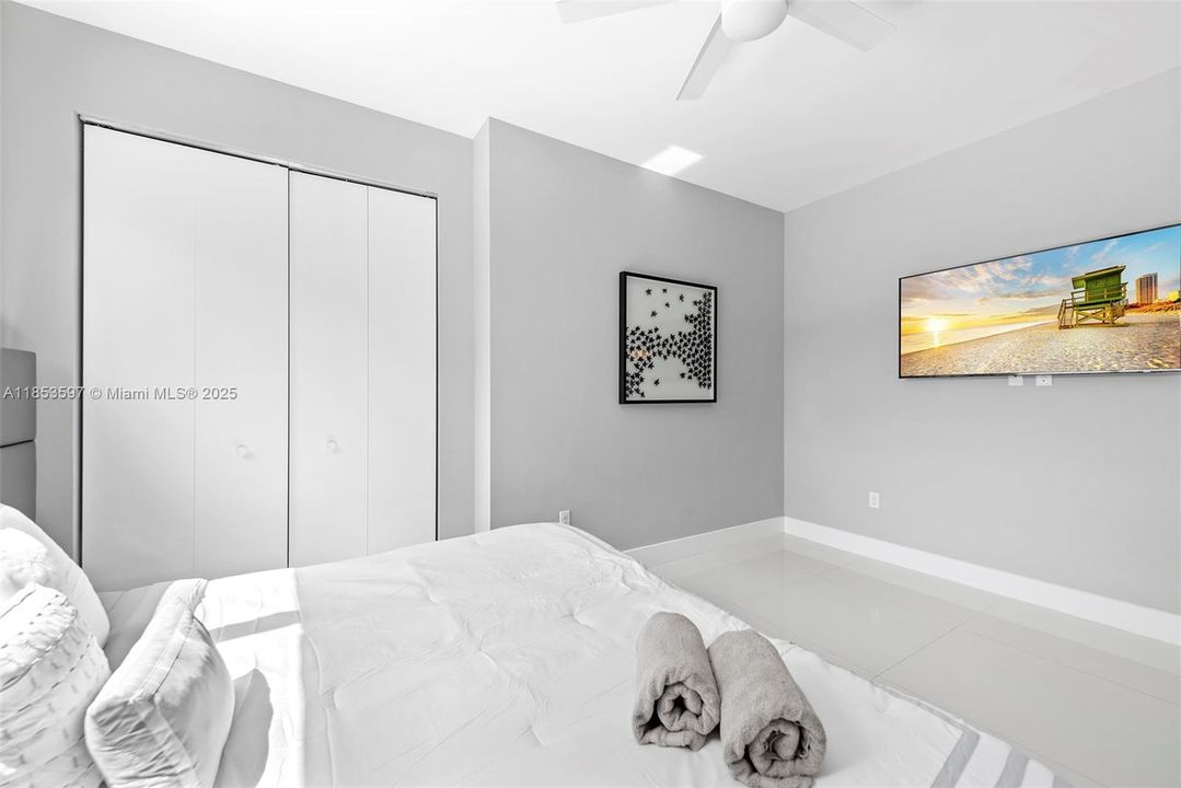 For Rent: $30,000 (10 beds, 11 baths, 5455 Square Feet)