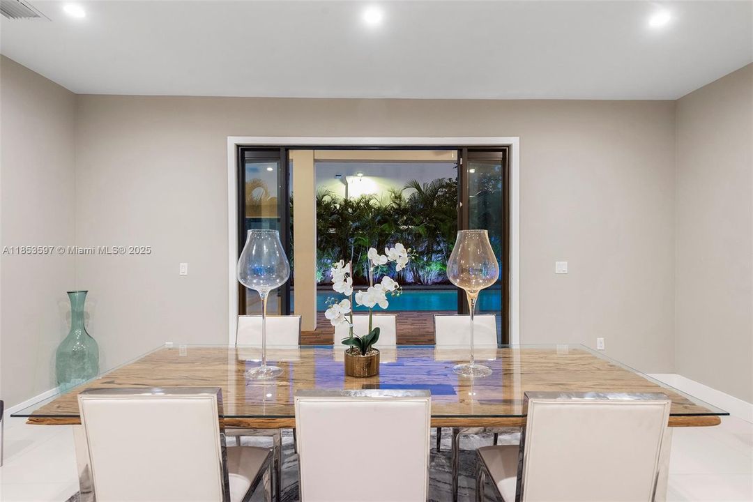 For Rent: $30,000 (10 beds, 11 baths, 5455 Square Feet)