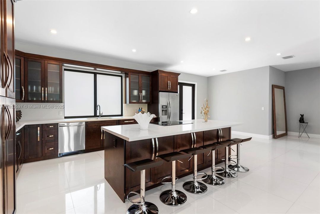 For Rent: $30,000 (10 beds, 11 baths, 5455 Square Feet)