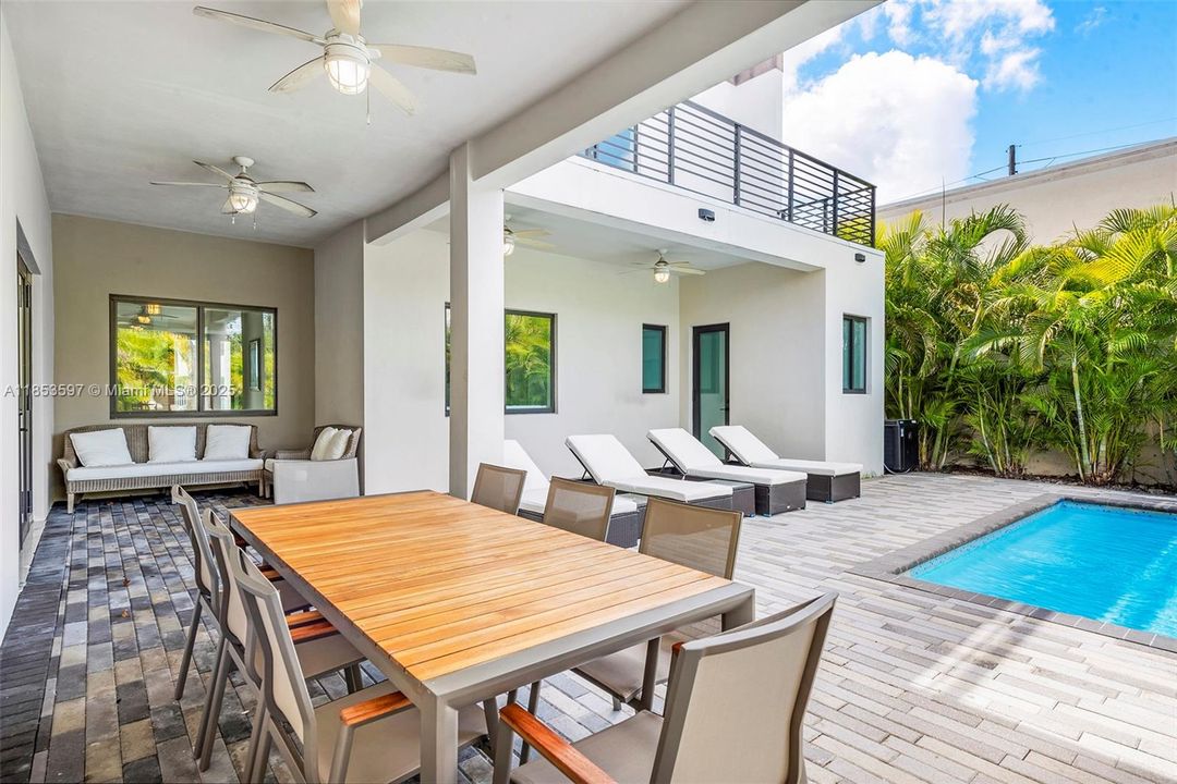 For Rent: $30,000 (10 beds, 11 baths, 5455 Square Feet)