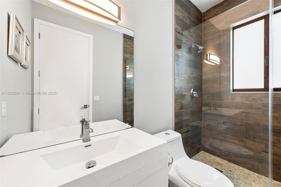 For Rent: $30,000 (10 beds, 11 baths, 5455 Square Feet)