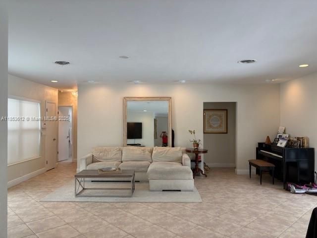 Active With Contract: $1,439,000 (5 beds, 4 baths, 2337 Square Feet)