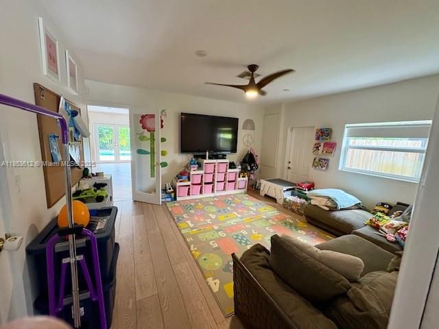 Active With Contract: $1,439,000 (5 beds, 4 baths, 2337 Square Feet)