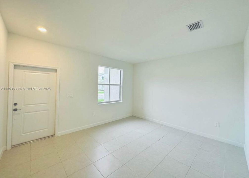 Недавно арендовано: $2,370 (3 спален, 2 ванн, 1483 Квадратных фут)