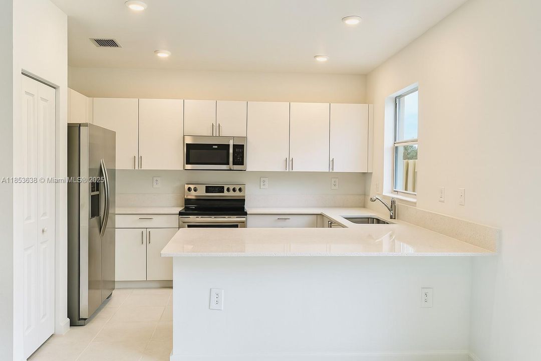 Недавно арендовано: $2,370 (3 спален, 2 ванн, 1483 Квадратных фут)