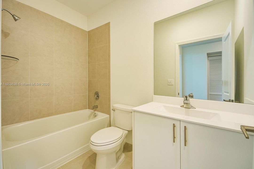 Недавно арендовано: $2,370 (3 спален, 2 ванн, 1483 Квадратных фут)