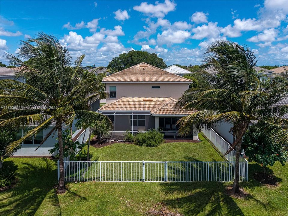 Недавно арендовано: $5,800 (4 спален, 2 ванн, 2501 Квадратных фут)