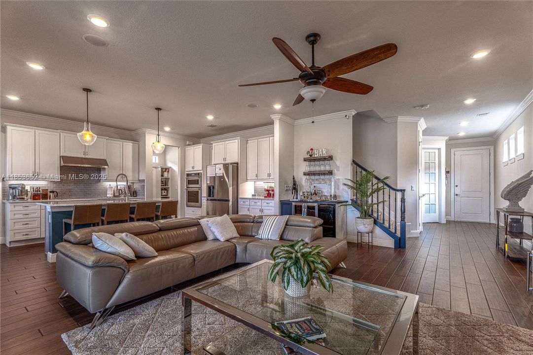 Недавно арендовано: $5,800 (4 спален, 2 ванн, 2501 Квадратных фут)