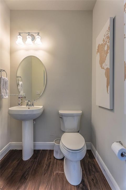 Недавно арендовано: $5,800 (4 спален, 2 ванн, 2501 Квадратных фут)