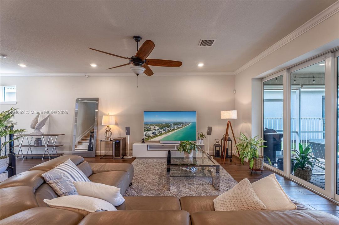 Недавно арендовано: $5,800 (4 спален, 2 ванн, 2501 Квадратных фут)