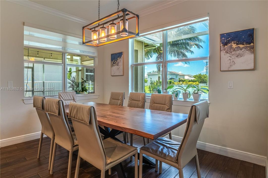 Недавно арендовано: $5,800 (4 спален, 2 ванн, 2501 Квадратных фут)