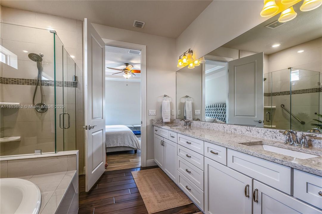 Недавно арендовано: $5,800 (4 спален, 2 ванн, 2501 Квадратных фут)