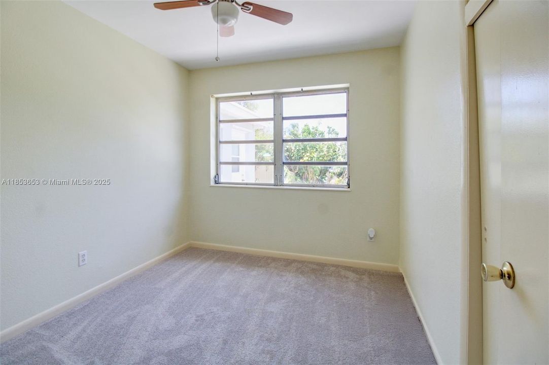 Под контрактом: $540,000 (4 спален, 2 ванн, 1429 Квадратных фут)