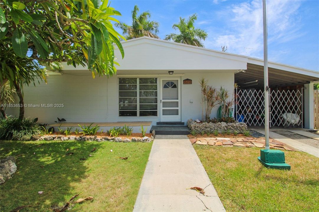 Под контрактом: $540,000 (4 спален, 2 ванн, 1429 Квадратных фут)