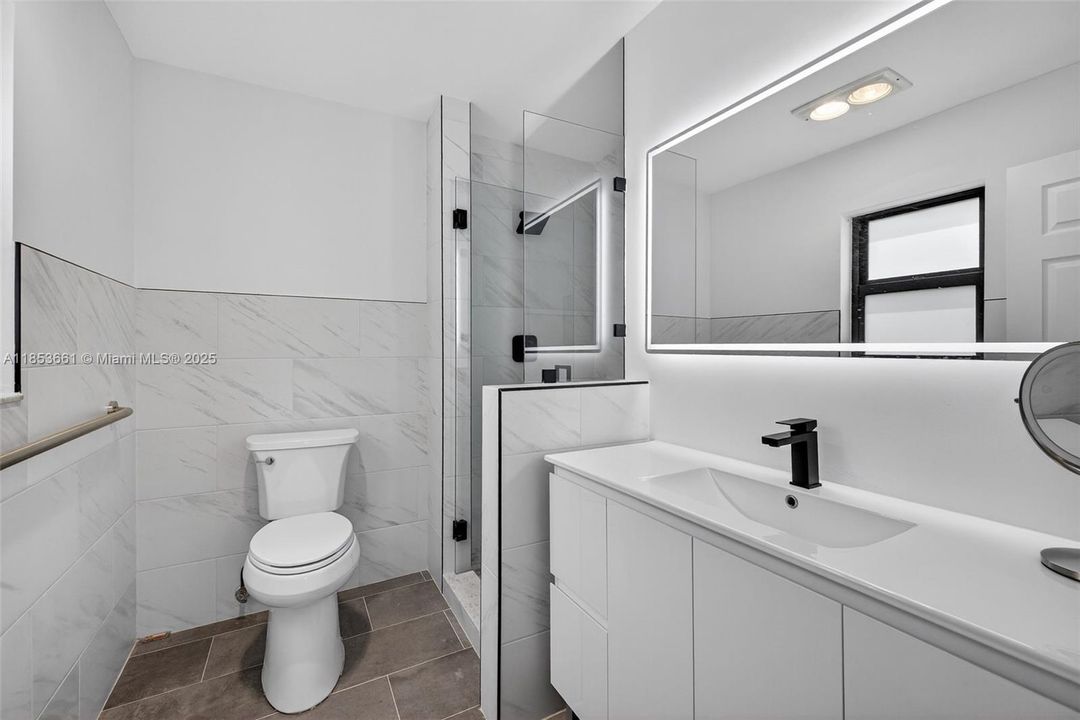 For Sale: $1,488,000 (3 beds, 3 baths, 1627 Square Feet)