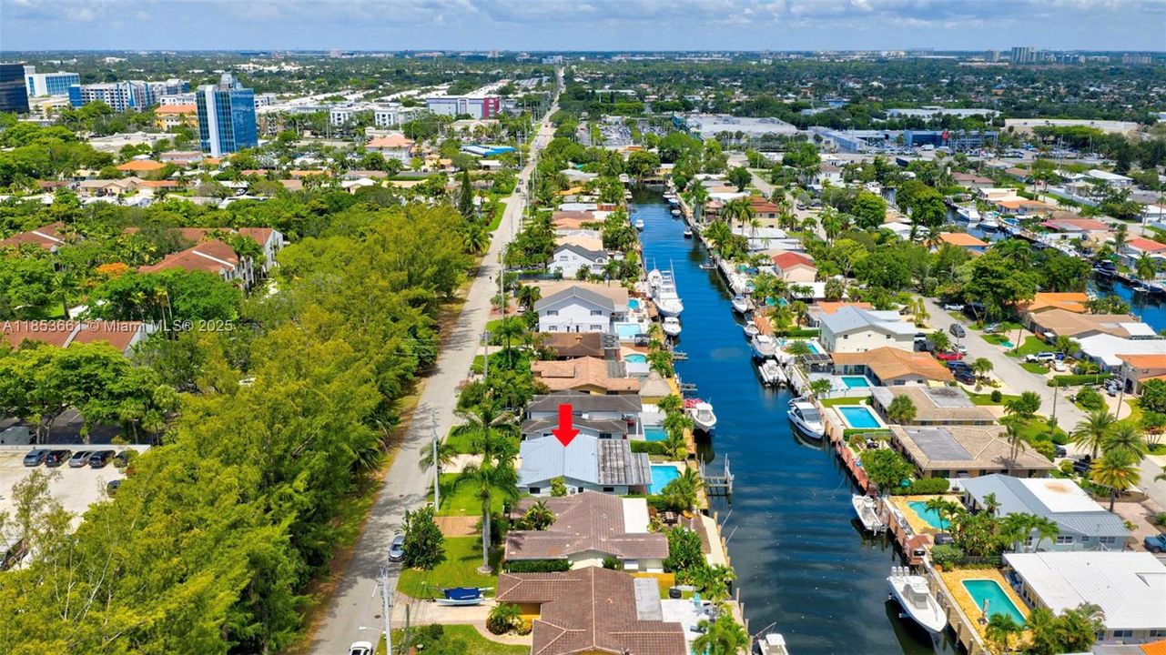 For Sale: $1,488,000 (3 beds, 3 baths, 1627 Square Feet)