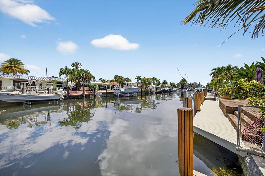 For Sale: $1,488,000 (3 beds, 3 baths, 1627 Square Feet)