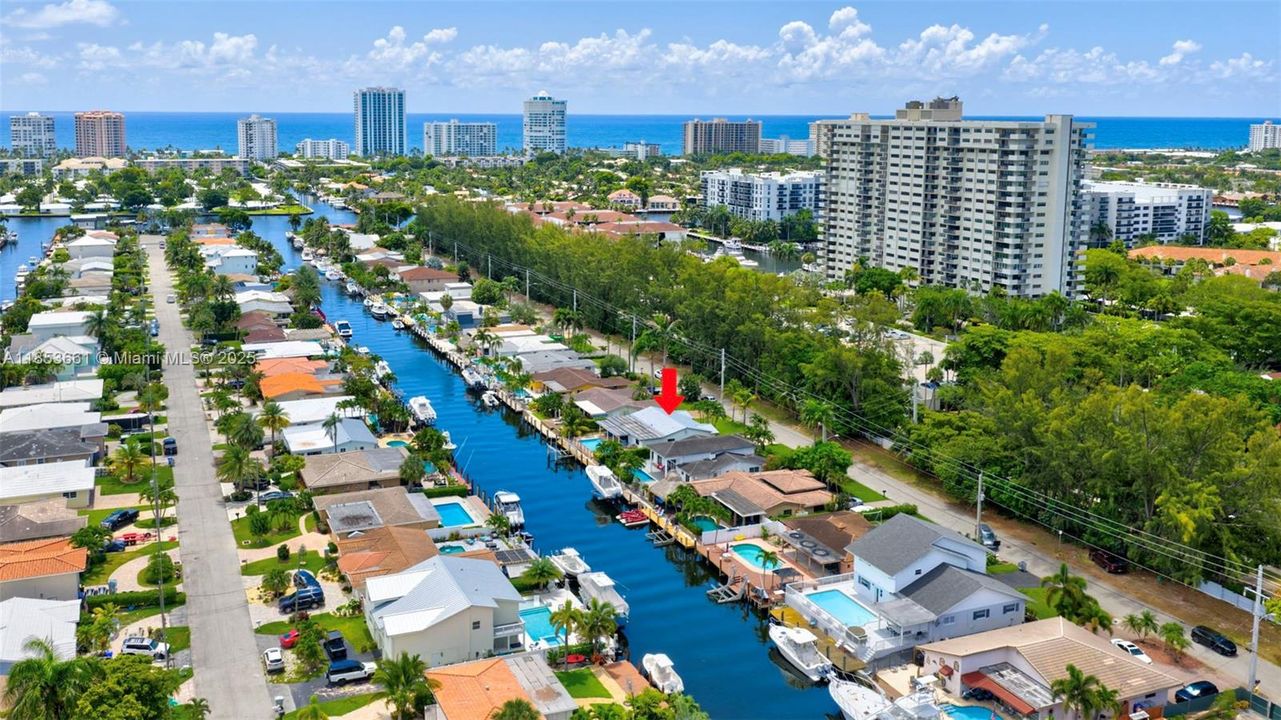 For Sale: $1,488,000 (3 beds, 3 baths, 1627 Square Feet)