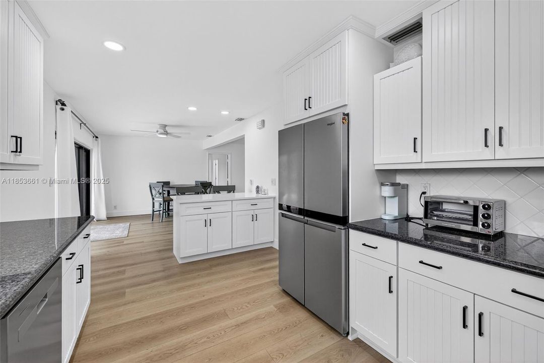 For Sale: $1,488,000 (3 beds, 3 baths, 1627 Square Feet)