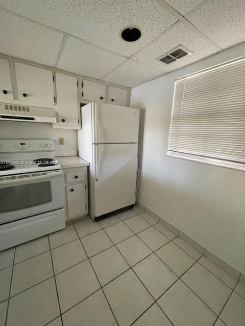 Active With Contract: $149,900 (1 beds, 1 baths, 940 Square Feet)