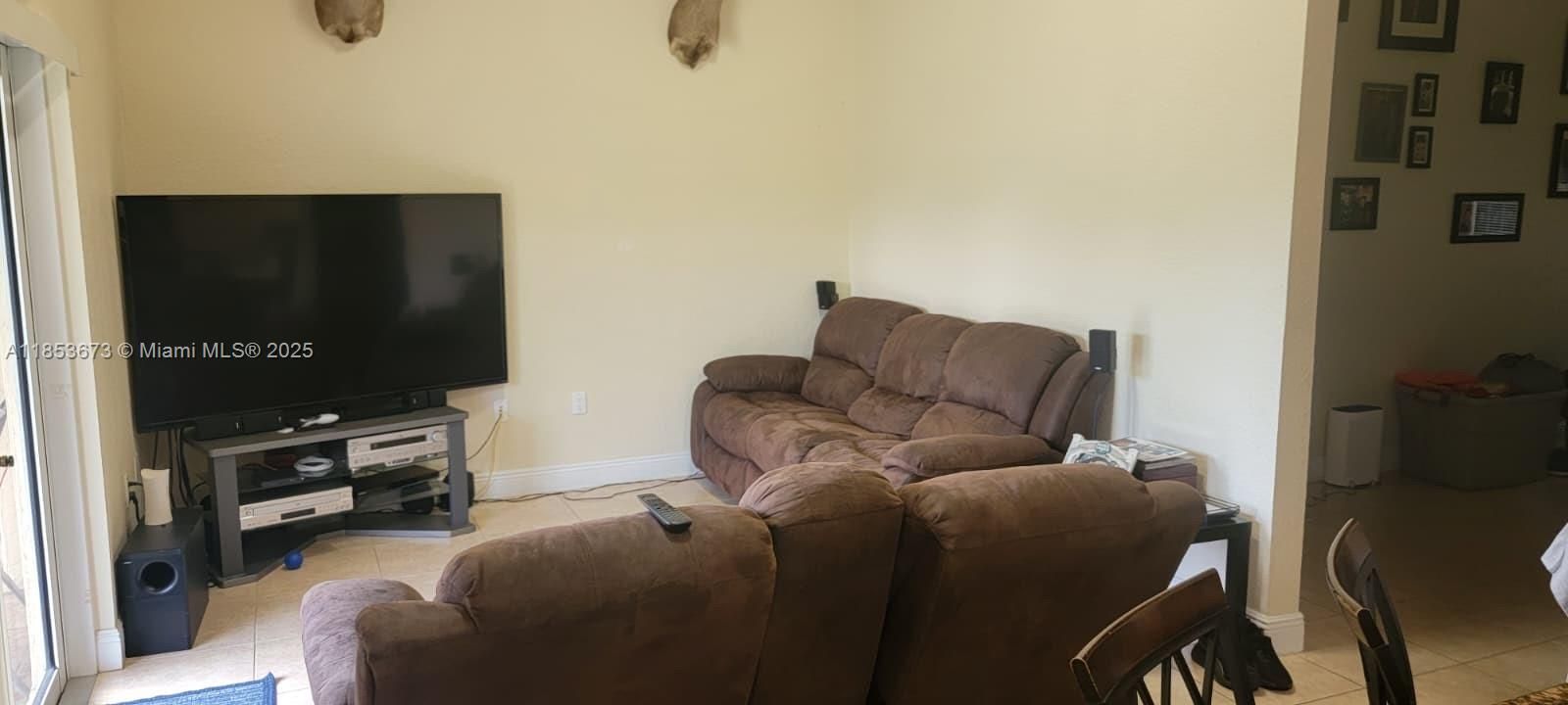 На продажу: $795,900 (4 спален, 3 ванн, 2083 Квадратных фут)