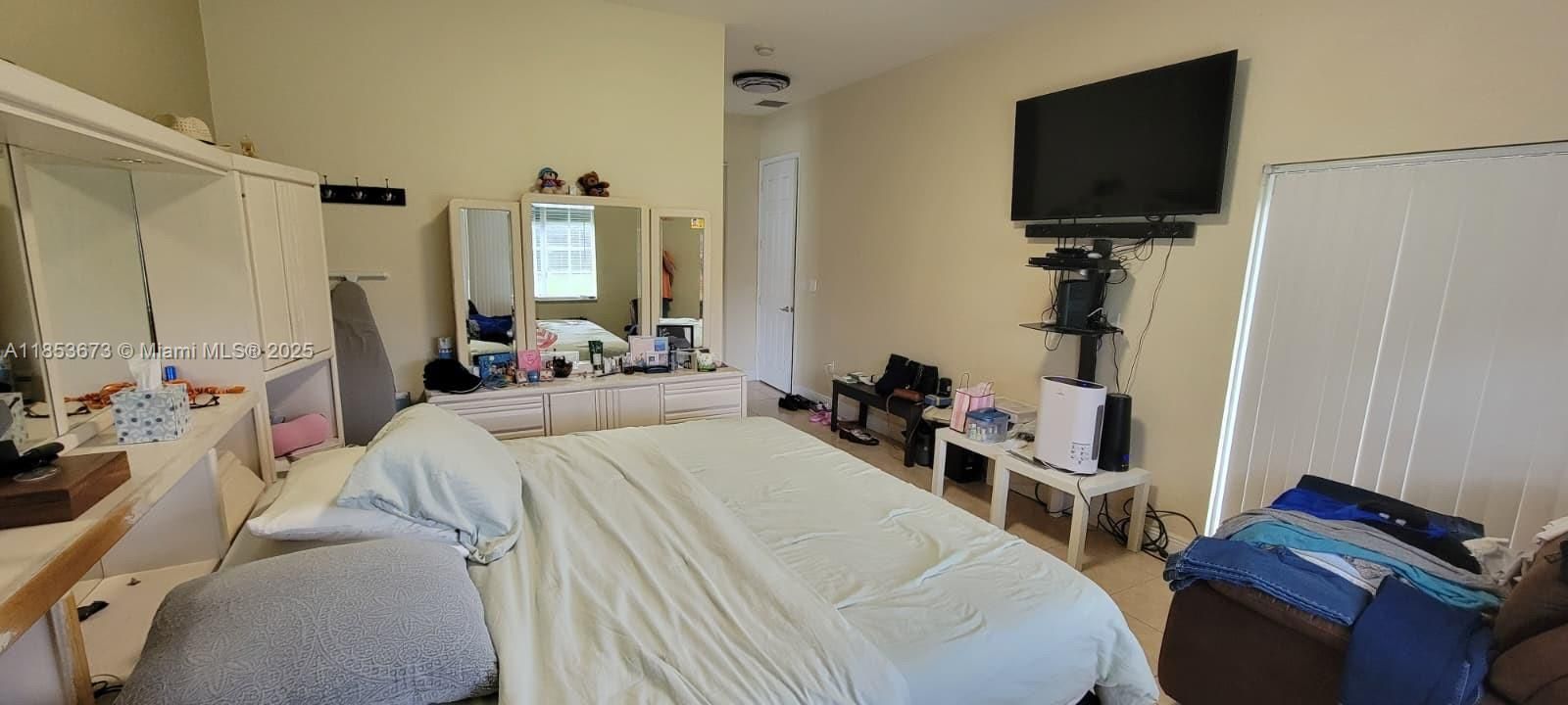 На продажу: $795,900 (4 спален, 3 ванн, 2083 Квадратных фут)