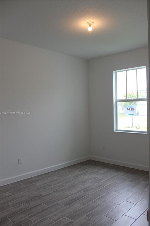 Recently Rented: $3,250 (3 beds, 2 baths, 1757 Square Feet)