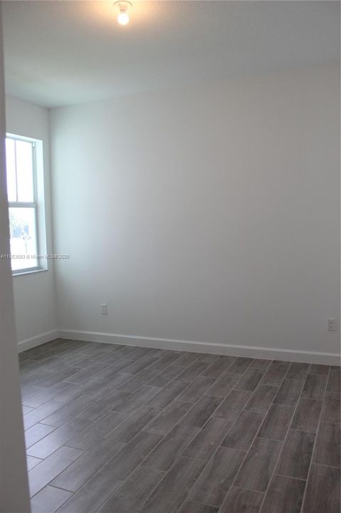 Recently Rented: $3,250 (3 beds, 2 baths, 1757 Square Feet)