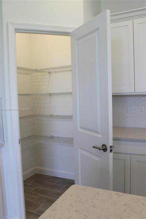 Recently Rented: $3,250 (3 beds, 2 baths, 1757 Square Feet)