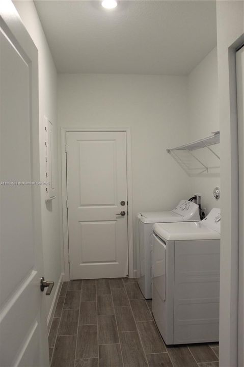 Recently Rented: $3,250 (3 beds, 2 baths, 1757 Square Feet)