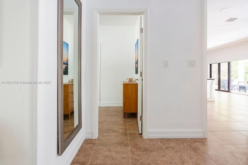 待售: $1,998,000 (6 贝兹, 4 浴室, 3046 平方英尺)