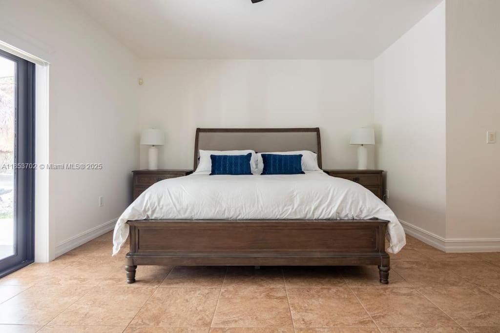 待售: $1,998,000 (6 贝兹, 4 浴室, 3046 平方英尺)