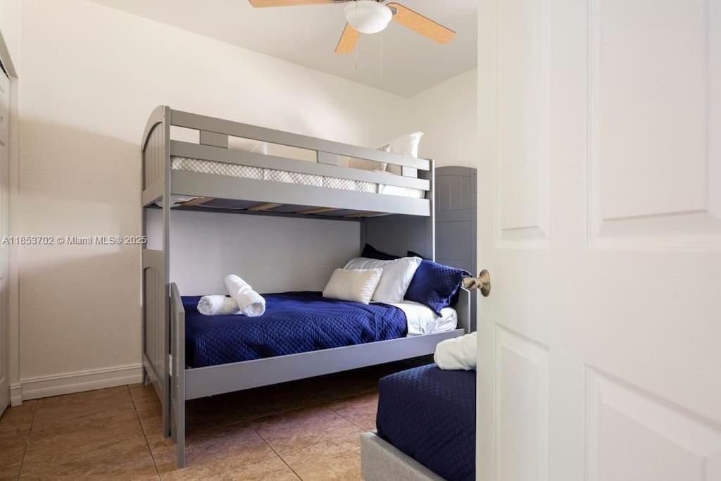 待售: $1,998,000 (6 贝兹, 4 浴室, 3046 平方英尺)