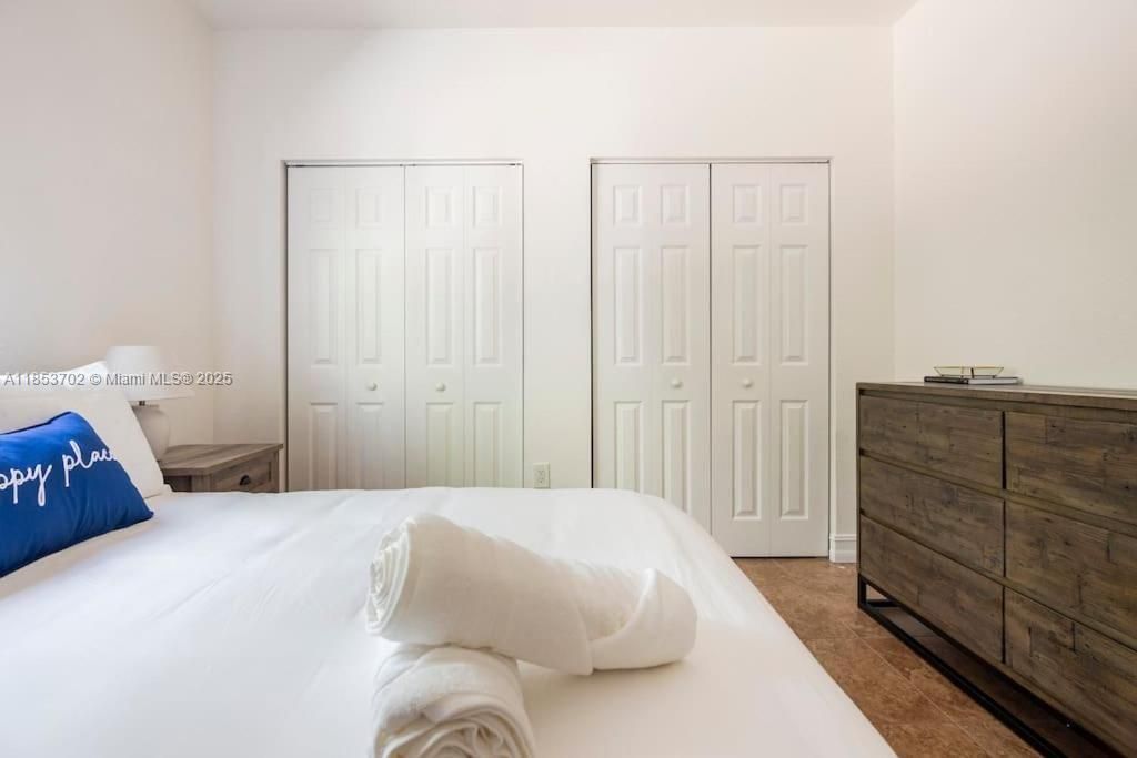 待售: $1,998,000 (6 贝兹, 4 浴室, 3046 平方英尺)