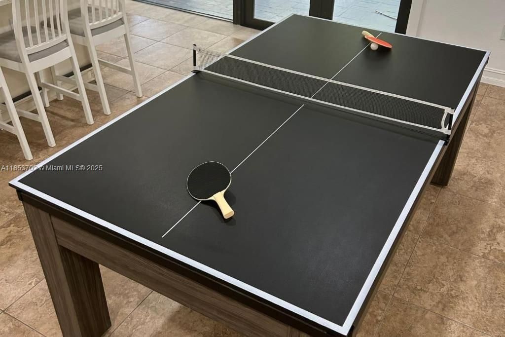 待售: $1,998,000 (6 贝兹, 4 浴室, 3046 平方英尺)