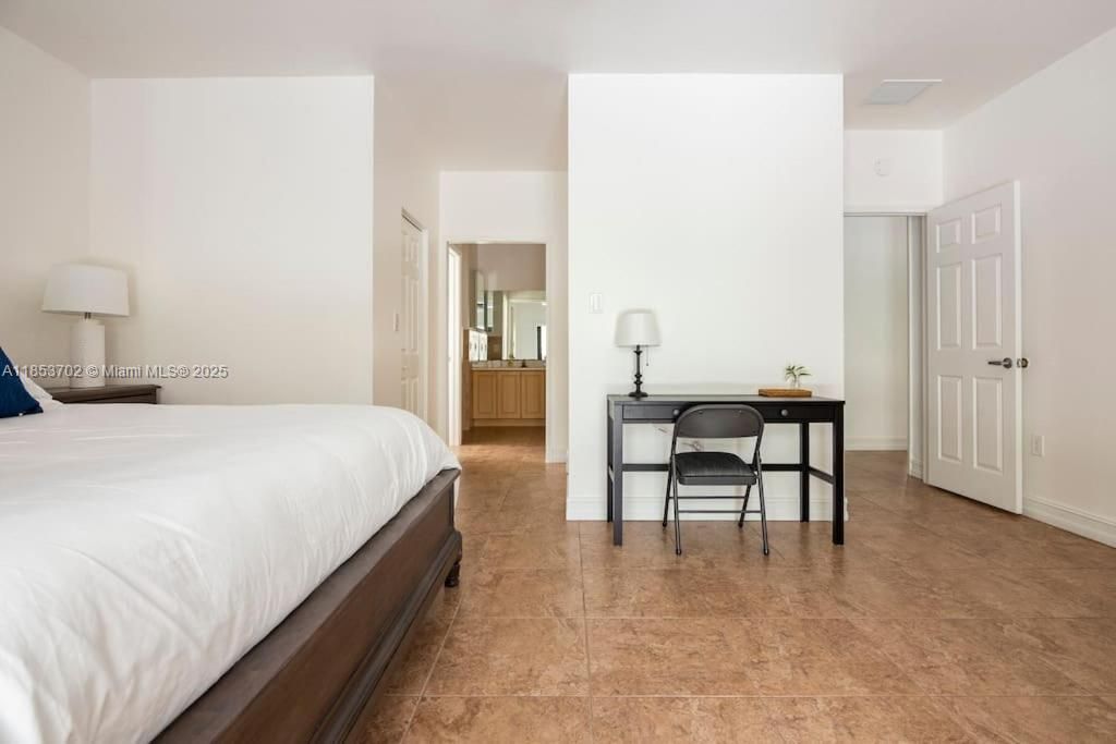 待售: $1,998,000 (6 贝兹, 4 浴室, 3046 平方英尺)