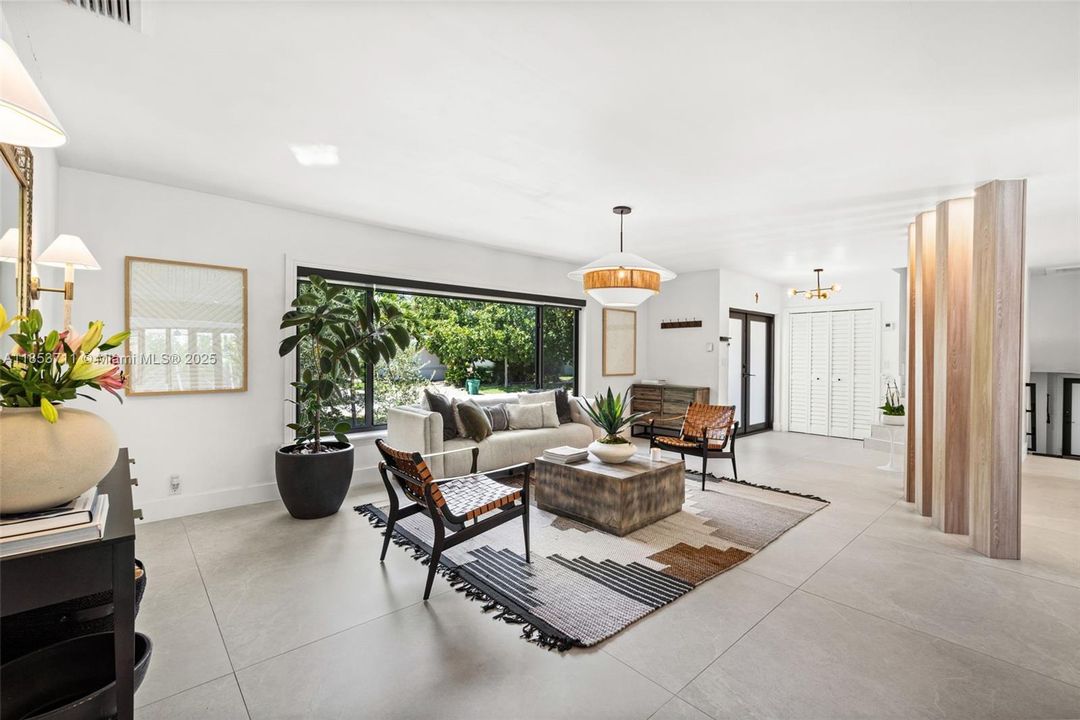 Active With Contract: $3,999,000 (4 beds, 3 baths, 3856 Square Feet)