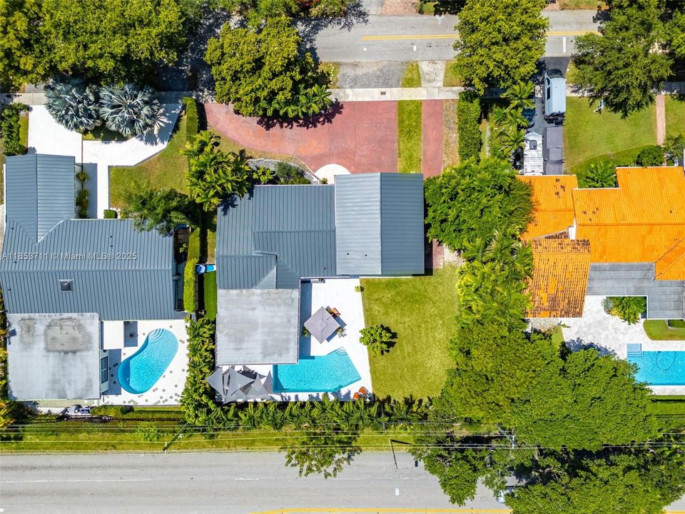 Active With Contract: $3,999,000 (4 beds, 3 baths, 3856 Square Feet)