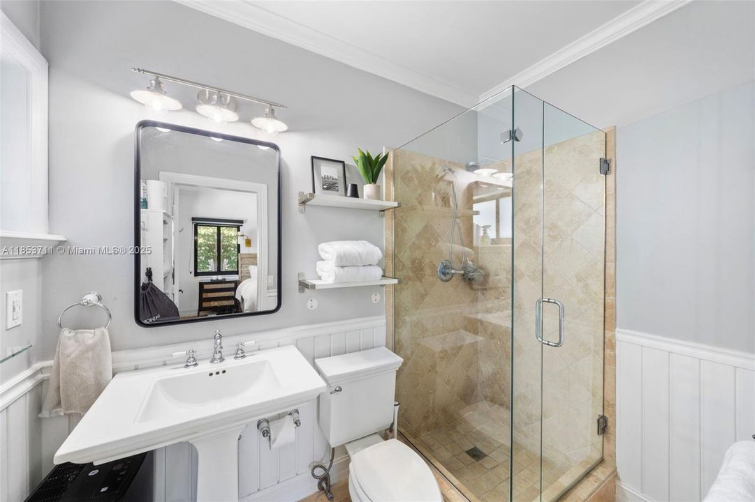 Active With Contract: $3,999,000 (4 beds, 3 baths, 3856 Square Feet)