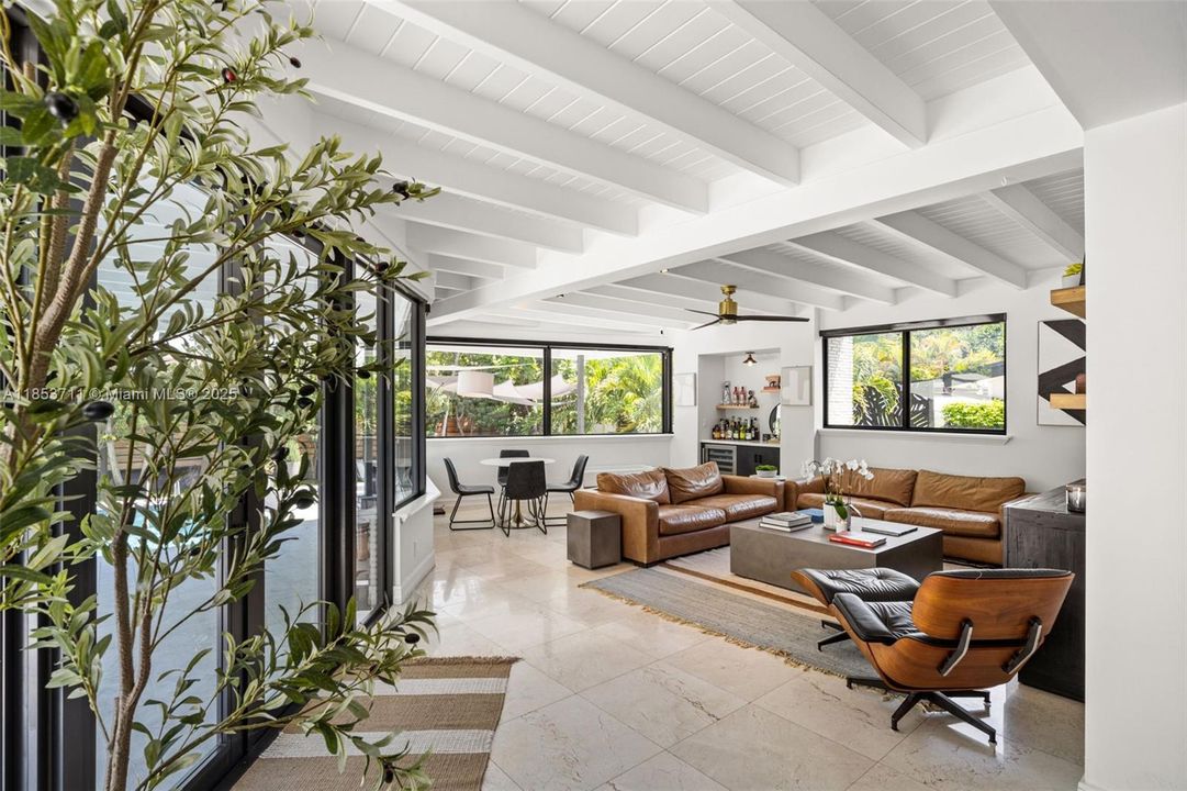 Active With Contract: $3,999,000 (4 beds, 3 baths, 3856 Square Feet)
