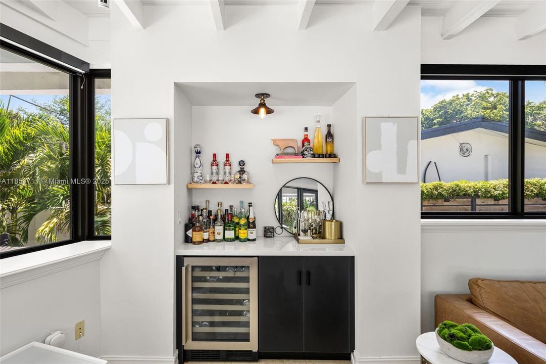 Active With Contract: $3,999,000 (4 beds, 3 baths, 3856 Square Feet)