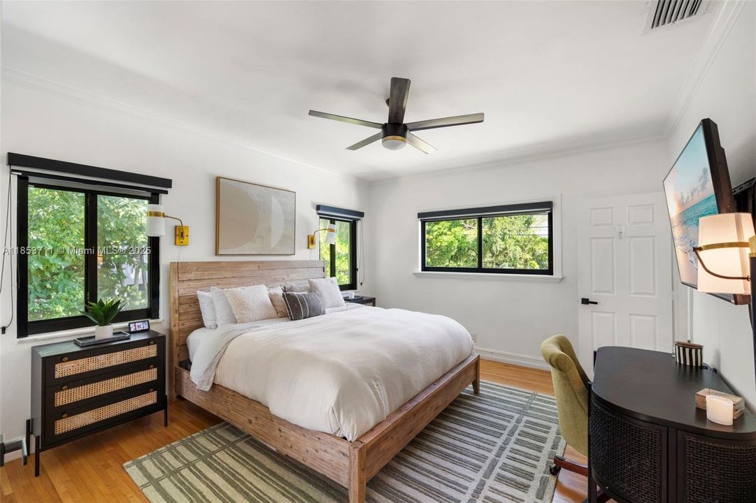 Active With Contract: $3,999,000 (4 beds, 3 baths, 3856 Square Feet)